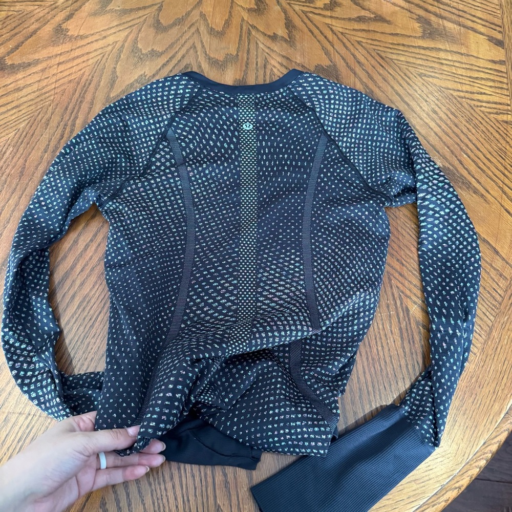 Lululemon Swiftly Tech Long Sleeve 2.0
Grid Warp Black / Neon Multi Size 6 - Picture 7 of 10
